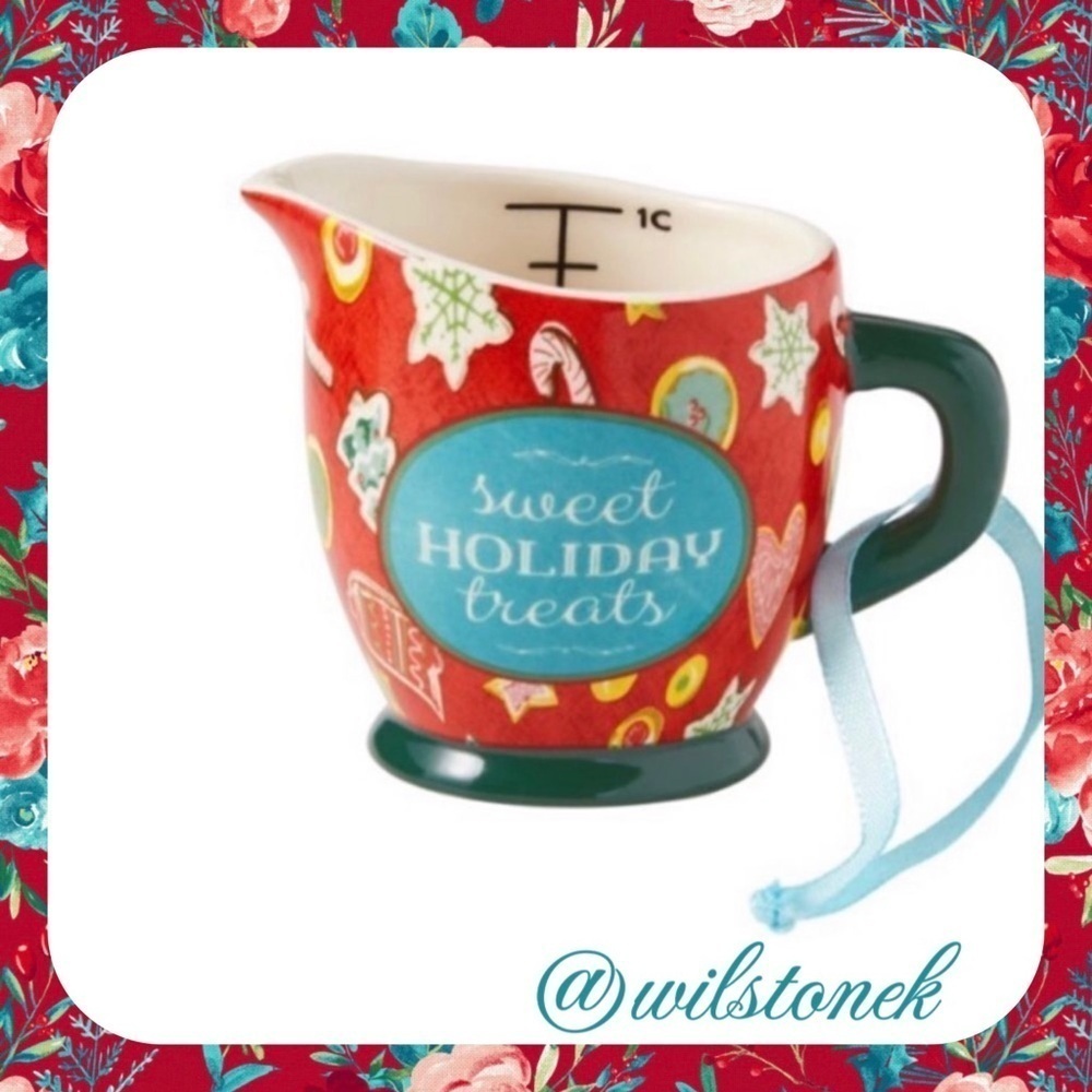 The Pioneer Woman Sweet Holiday Treats measuring cup Christmas ornament